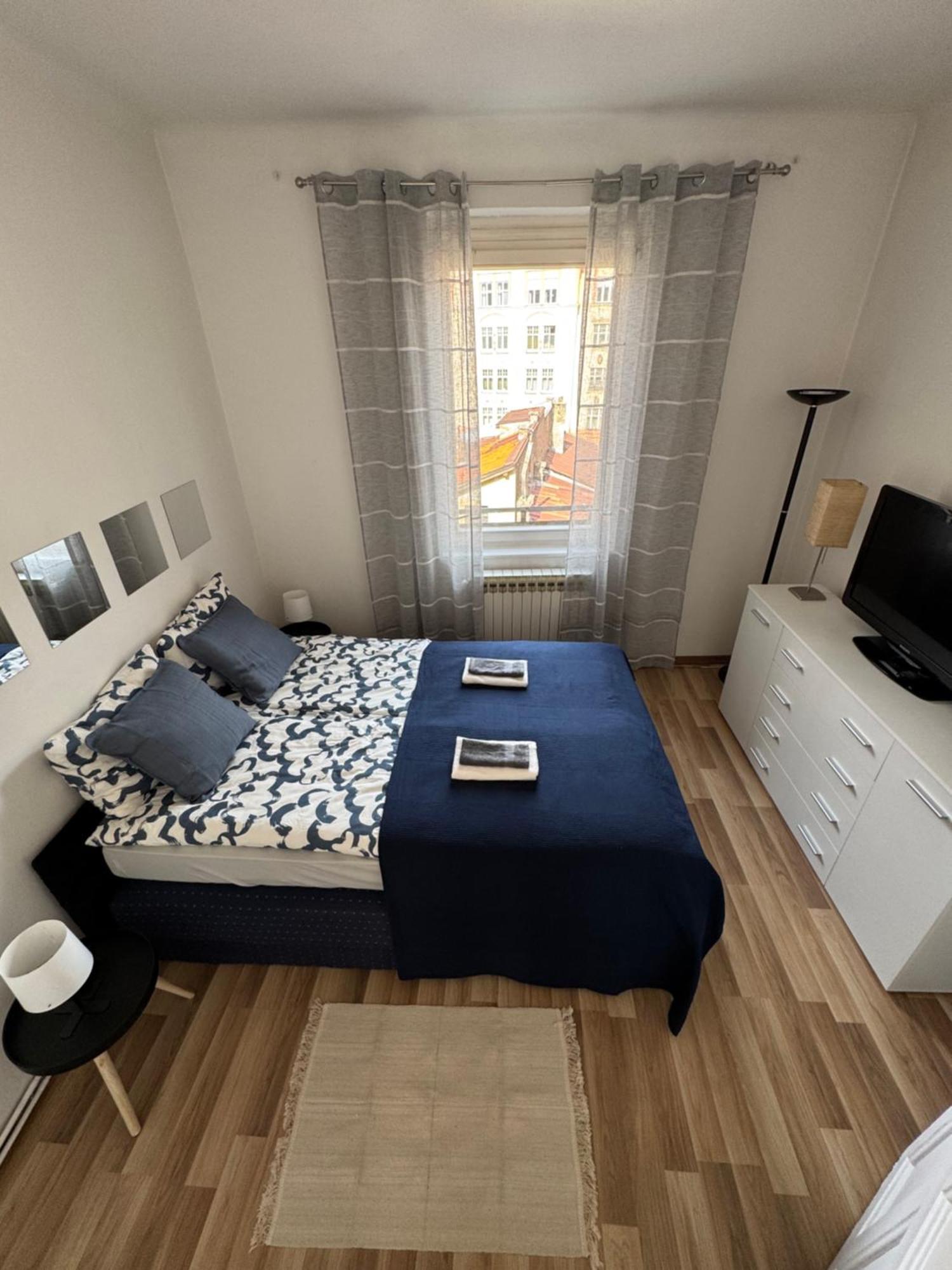 Apartment By Theatre SJJ Esterno foto