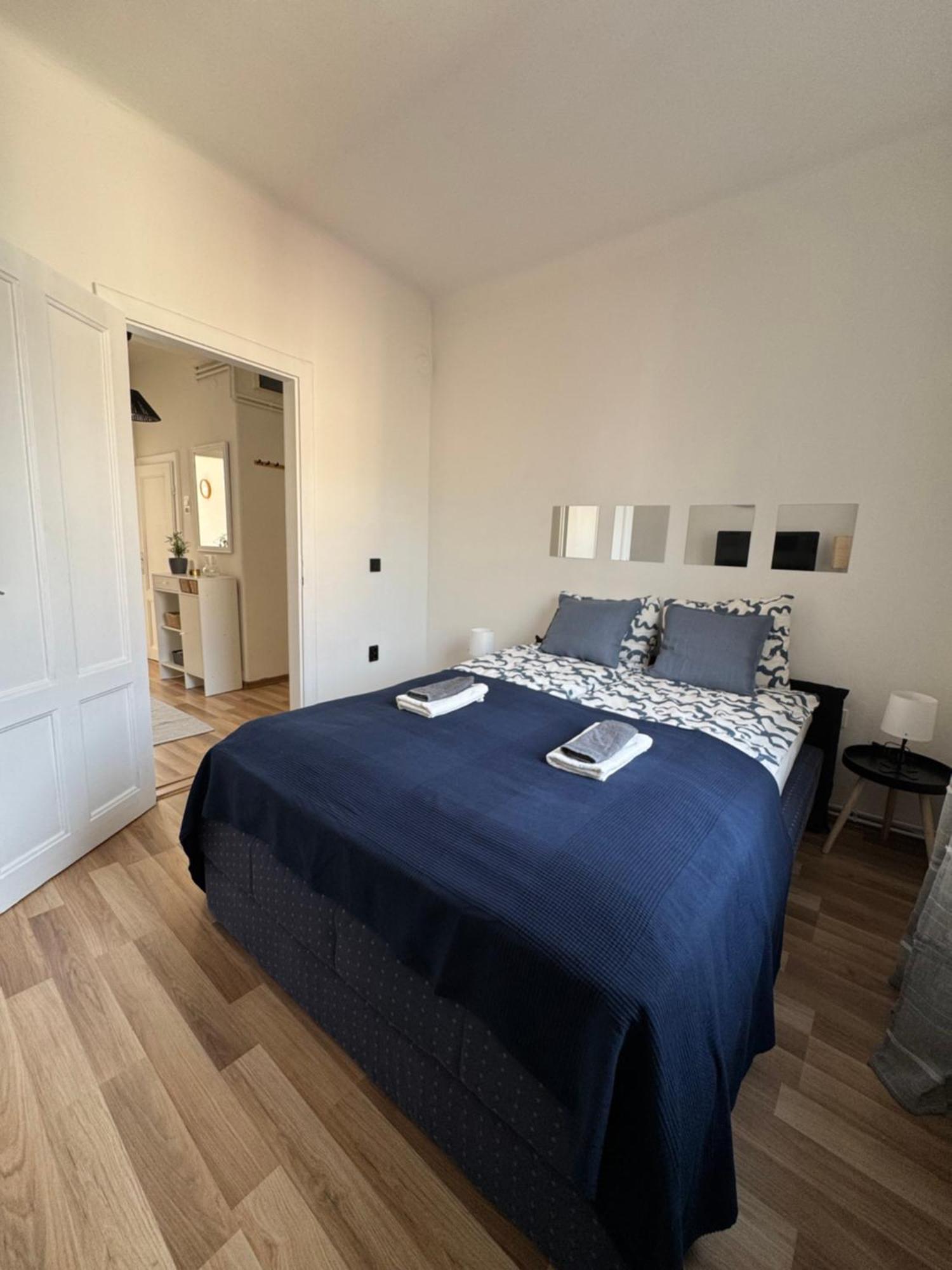 Apartment By Theatre SJJ Esterno foto